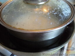 Каша рисовая на молоке: Кастрюлю с кашей поставить на водяную баню для упревания еще на 25-30 минут.