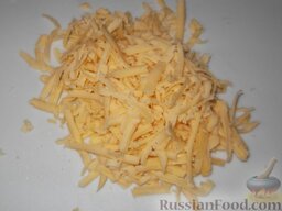Салат из креветок с рисом и сыром: Сыр натереть на крупной терке.