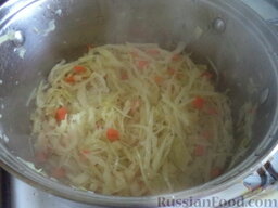 Суп овощной с сельдереем: Вскипятить чайник. К тушеным овощам добавить горячую воду и довести до кипения, сразу выключить. Суп овощной с сельдереем готов.