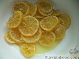Лимонад классический: Перемешать лимоны с сахаром и дать настояться в течение 1-2 ч.