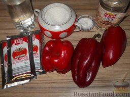 Мамино лечо: Подготовить продукты для лечо из сладкого перца с томатной пастой.