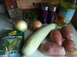 Рагу из картофеля и кабачка: Подготовить продукты для картофельно-кабачкового рагу.