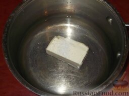 Пирожное «Эклер»: Как приготовить пирожное эклер с заварным кремом:    В кастрюлю вливают стакан воды, добавляют соль и 100 г сливочного масла.