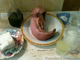 Язык свиной тушеный: Подготовить продукты для тушеного свиного языка.