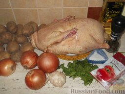 Жаркое из утки с картофелем: Подготовить продукты по рецепту жаркого из утки с картошкой.