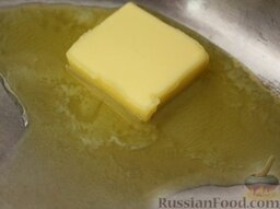 Тесто для вареников: Как приготовить тесто на вареники:    На самом маленьком огне растапливают сливочное масло.