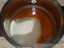 Чак-чак (изделие из теста): Соединяют мед и сахар.
