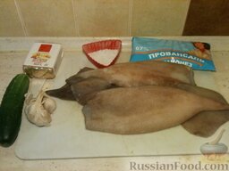 Кальмары с сыром и чесноком: Подготовьте продукты.