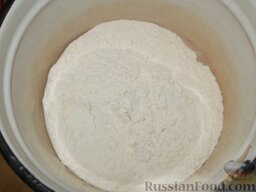 Заварное тесто для вареников: Как приготовить заварное тесто на вареники:    Мука просеивается, смешивается с солью.