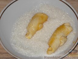 Рогалики (Бабушка Галя): Затем в сахар.