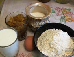 Пирог "Бабушкин секрет": Нам потребуется: мука, варенье, кефир, яйцо, сахар, сода и уксус.