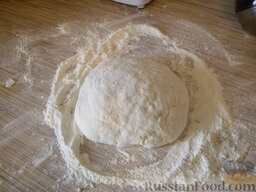 Вертута с тыквой: Тесто для вертуты, как тесто для пельменей: мука + соль + вода. Вымешиваем 2-3 раза с паузами в 15-20 минут.