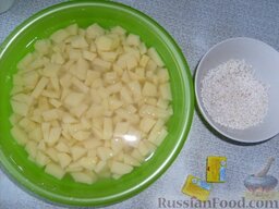 Сырно-луковый суп: Картофель режем как обычно на суп. Рис промываем.