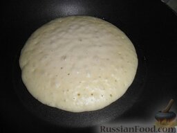 Американские блинчики (pancakes): Переворачиваем блинчики только тогда, когда затянется верх.