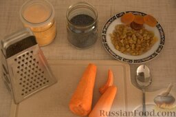 Морковные сладкие шарики: Берем 3 морковки (это примерно 400 г). Готовим терку, сахар, изюм, мак.