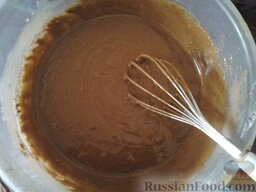 Торт "шоколадный праздник": Для теста взбить желтки с сахаром,  влить кефир, перемешать. Всыпать какао, соду, муку. Перемешать до однородного состояния теста. Вылить его в форму, печь при 230* около 25 минут.