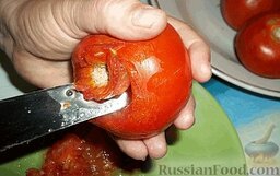 Фаршированные помидоры в духовке: Как приготовить запеченные фаршированные помидоры:    Начнем с обработки помидоров. Наша задача – удалить внутреннюю часть, не повредив при этом корку. То есть превратить помидорку в этакую емкость, куда мы будем укладывать начинку.  Поступаем следующим образом: острым ножом вырезаем основание (попку)...