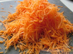 Морковный торт (постный): Морковь натереть на мелкой терке. Я использую терку для корейской морковки.