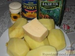 Картофель, запеченный с сыром и базиликом: Как приготовить картофель, запеченный с сыром:  Картофель чистим.Каждую картофелину режем кружочками.