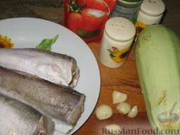 Рыба в кабачке: Как приготовить кабачки с рыбой:    Рыбу почистить, порезать на куски, вынуть косточки.