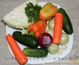 Салат охотничий из зеленых помидор на зиму: Как приготовить салат охотничий на зиму: Все овощи помыть и почистить.