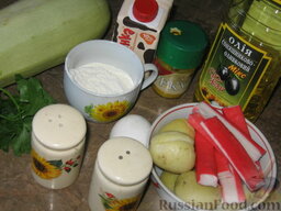 Кабачковый мильфей с крабовым пюре: Как приготовить слоеную закуску из кабачков:    Картофель отварим в мундире (20-30 минут), очистим.