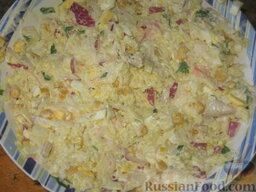 Салат-закуска Морской бриз: Майонеза много класть в салат не надо. Нам нужен плотный салат.