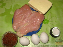 Яичница с куриным филе: Приготовить все продукты.