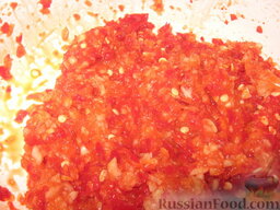 Баклажаны "Огонек", вареные: Перемешать перец, чеснок и добавить соль.