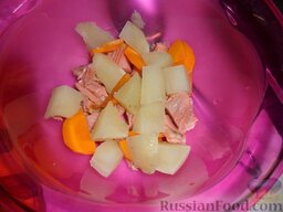 Салат из рыбы с овощами: Картофель.