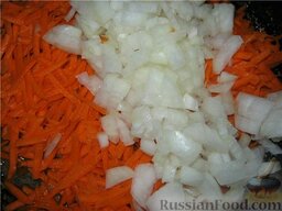 Начинка из печени для пирожков и налистников: Как приготовить начинку для пирожков из печени:  Почистить и помыть морковь и лук. Лук нарезать кубиками. Морковь натереть на крупной терке.