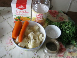 Цветная капуста и морковь, жаренные в сухарях: Простые ингредиенты, вкусный гарнир.    Как приготовить цветную капусту и морковь в сухарях:    Капусту отварную разобрать на кочешки. Морковь отварную почистить и порезать на полукольца.