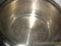 Суп с сардиной: Как приготовить суп из сардины:  Влить в кастрюлю воду и поставить на огонь.