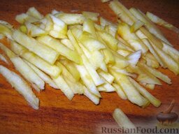 Салат из тыквы: Яблоки очистить и нарезать соломкой.