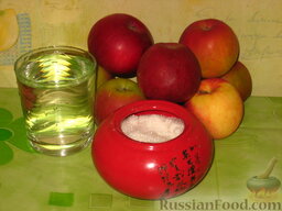 Яблочный компот: Все проще простого. Для яблочного компота нам понадобятся лишь вода, яблоки и сахар.