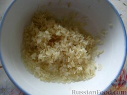 Суп с фрикадельками и цветной капустой: Помыть рис.