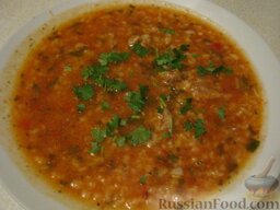 Суп Харчо из говядины: Готовый суп разлить по глубоким тарелкам и подать на стол. Можно украсить измельченной петрушкой.