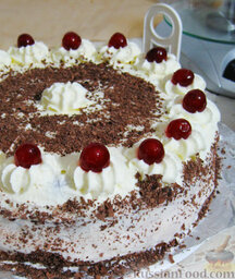 Шварцвальдский вишнёвый торт (Schwarzw&#228;lder Kirschtorte): Самое противное - тереть шоколад(( Но натереть надо(( Потому как середину торта надо посыпать шоколадом.