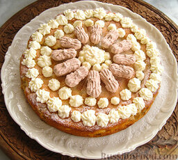 Нежный яблочный пирог-торт: При желании украшаем. :))