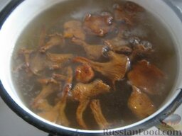 Картофельный суп с сушеными грибами: Как приготовить картофельный суп с грибами:    Грибы замочить в холодной воде на несколько часов (лучше на ночь). Затем помыть и отварить до готовности. Остудить.