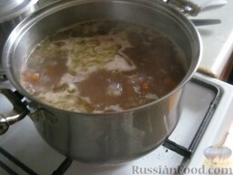 Картофельный суп с сушеными грибами: К готовой перловке кинуть половину моркови и лука, а также картофель.