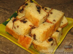 Имбирно-творожный пирог с сухофруктами: Порежем пирог на кусочки и зовем всех пить чай с пирогом.  Приятного аппетита!