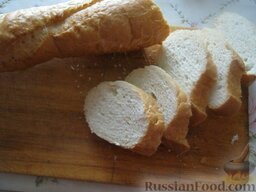 Оригинальные бутерброды: Хлеб нарезать на кусочки толщиной 0,8-1 см.