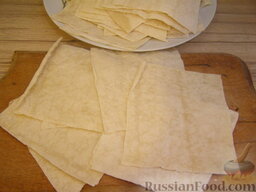 Тарталетки из лаваша: Как приготовить тарталетки из лаваша:    Каждый лист лаваша разрезаем на квадраты, со стороной примерно 10 см. У нас продаются лаваши 
