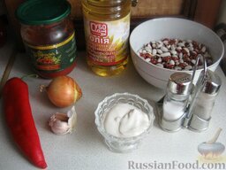 Салат из фасоли по-болгарски: Ингредиенты для салата с фасолью перед Вами.