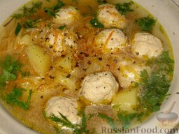 Суп с куриными фрикадельками и кольраби: В тарелку можем добавить свежемолотый перец.  Приятного аппетита!