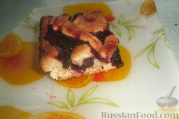Быстрый ягодный пирог: Ягодный пирог готов. Красиво, вкусно, а главное быстро, так что ещё и гости подойти не успели!