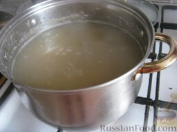Суп-крем из чечевицы: Сварить чечевицу до готовности (20-40 минут, в зависимости от сорта чечевицы). Когда чечевица готова, то пюрировать ее в блендере вместе с жидкостью.