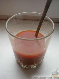 Запеканка с фаршем и рисом "Находка": К томатной пасте добавить примерно 3-5 ст. ложек воды, хорошо перемешать.