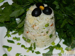 Салат с рисом "Петровский": Салат с курицей и рисом готов. Приятного аппетита!
